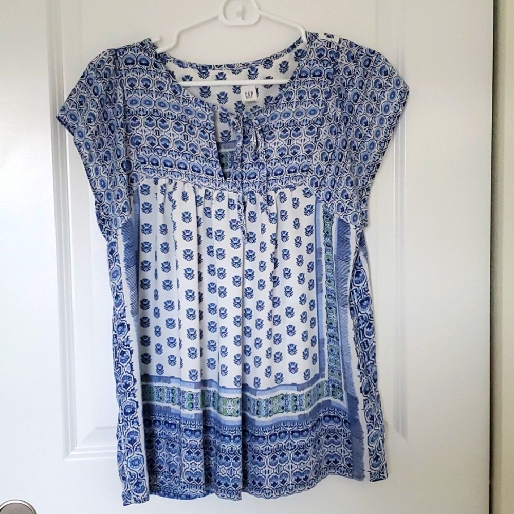 GAP Blue and White Printed Short Sleeve Blouse